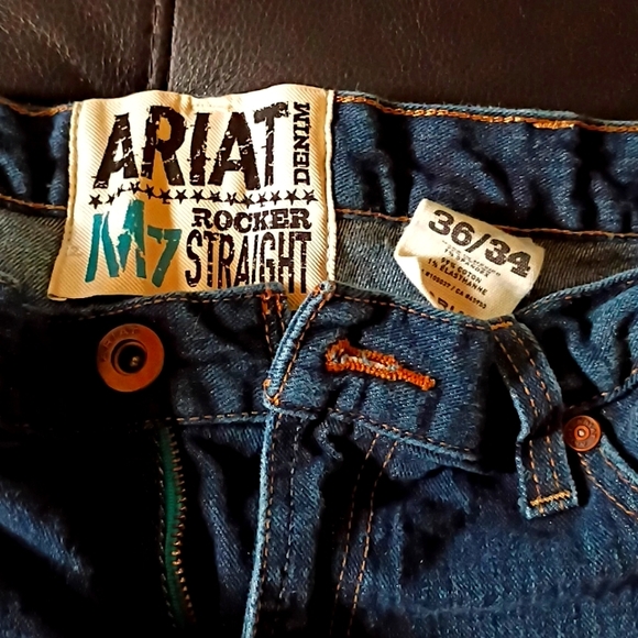 Ariat Blue Jeans with Golden Contrast Stitching - Picture 1 of 7